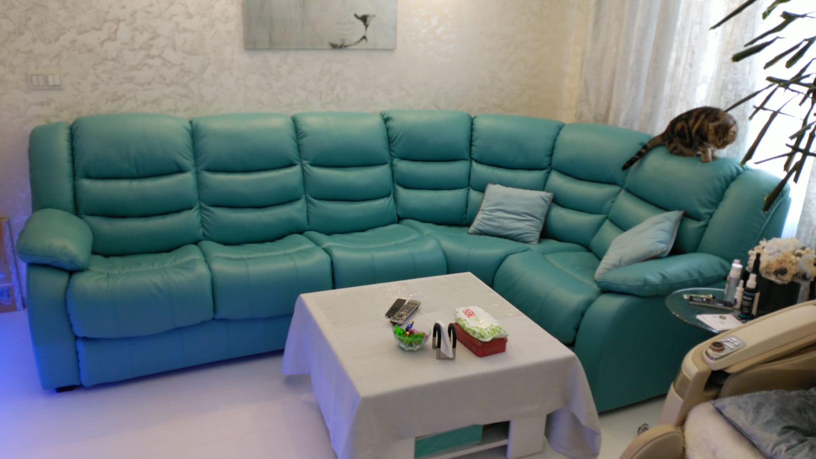 Перетяжка дивана на дому. Добрынинская